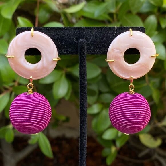 Lizzie Fortunato Saffron Drop Pink Mother of Pearl/Fushia Circle Earrings NWOT - Picture 3 of 8